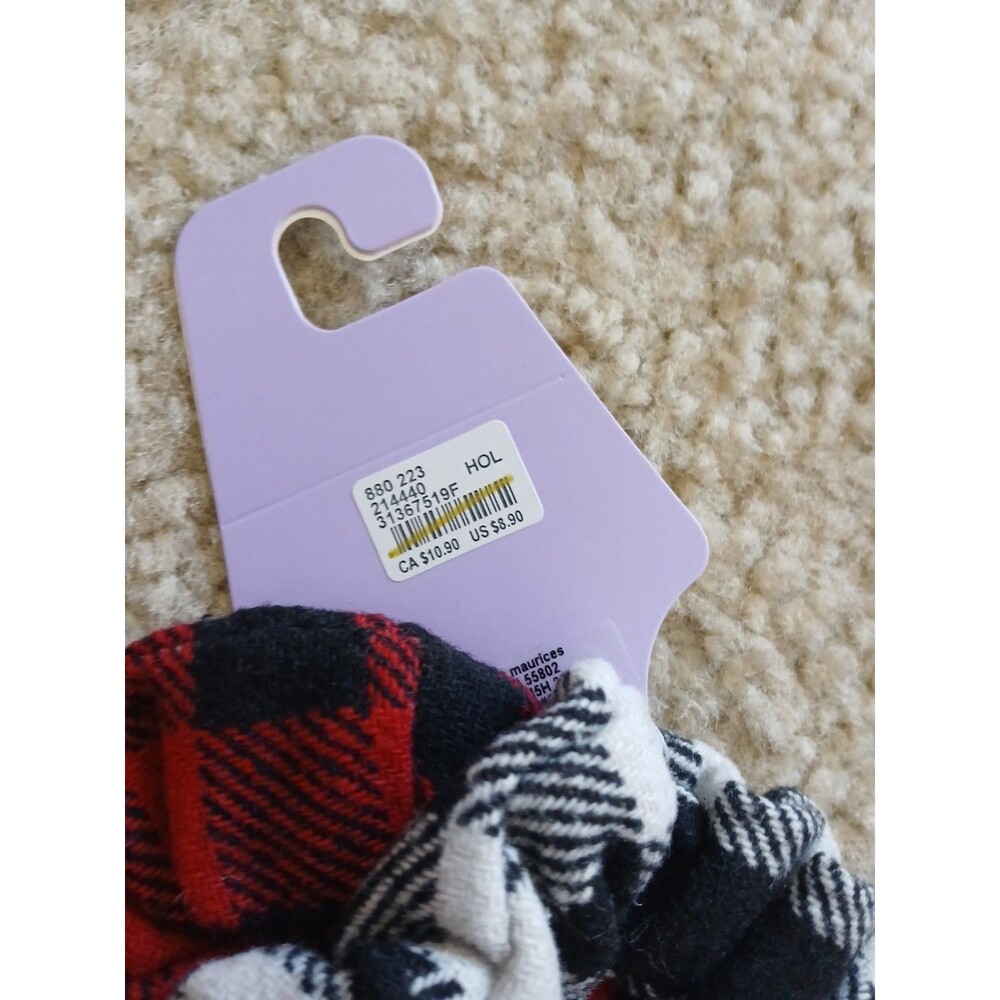 Maurcies Women’s Crew Socks Soft 1 pair & blk/red plaid hair scrunchy 2pk - Picture 4 of 7